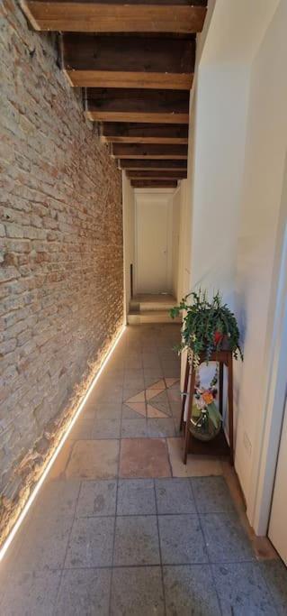 Storico Alloggio Fronte Piazza In Borgo Portello Padova Exterior foto